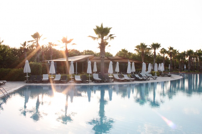 Почти половина сотрудников турецких отелей лишилась работы из-за кризиса