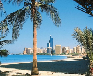 ОАЭ проводят фестиваль водных развлечений и водных видов спорта