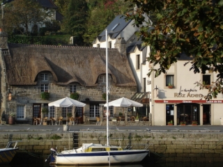 Атмосфера городка Понт Авен очень нравится туристам