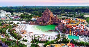 В Анталии открылся самый большой парк развлечений в Турции