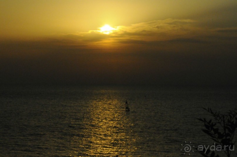 КТО ЗА ЧЕМ ЕДЕТ НА МОРЕ....