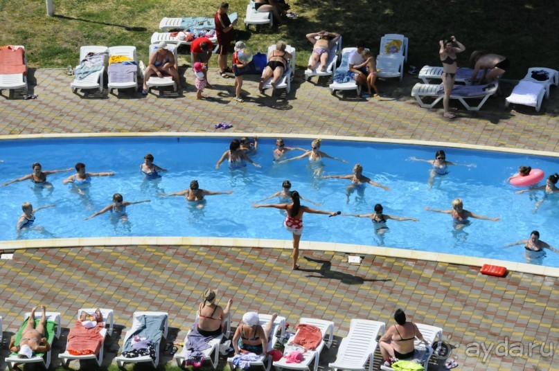 КТО ЗА ЧЕМ ЕДЕТ НА МОРЕ....