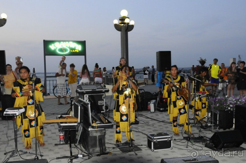 КТО ЗА ЧЕМ ЕДЕТ НА МОРЕ....