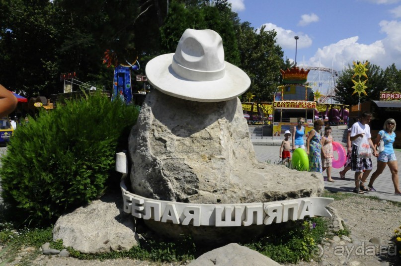 КТО ЗА ЧЕМ ЕДЕТ НА МОРЕ....