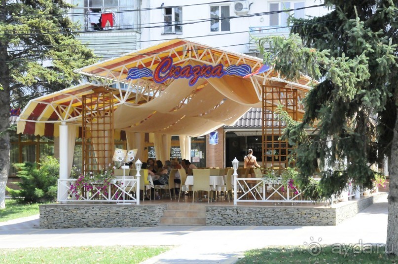 КТО ЗА ЧЕМ ЕДЕТ НА МОРЕ....