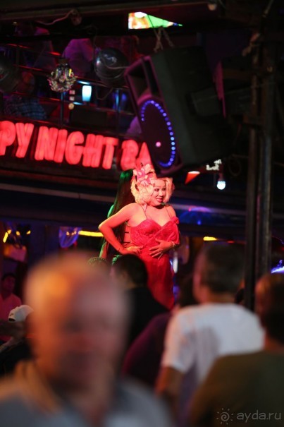 спокойный,зеленый