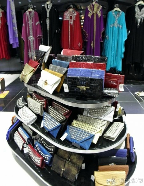 Альбом отзыва "Зыринг, не подкреплённый шоппингом, приводит к депрессингу !"