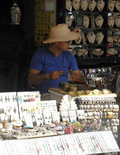 Альбом отзыва "Зыринг, не подкреплённый шоппингом, приводит к депрессингу !"