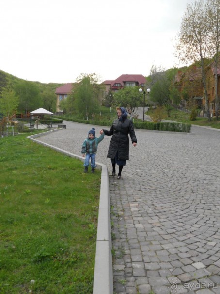 хорошее здание. с персоналом никто не работает. услуг нет.