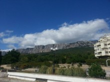 zori.su - кого интересует не только отдых но еще и оздоровление, вам суда)))
а еще свой чистый лечебный пляж! и парк, и соловьи, и вот здорово здесь!!!
