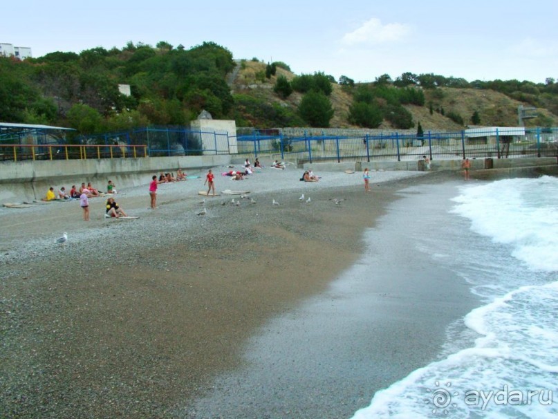 zori.su - кого интересует не только отдых но еще и оздоровление, вам суда)))
а еще свой чистый лечебный пляж! и парк, и соловьи, и вот здорово здесь!!!