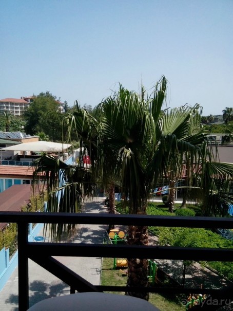 Не верьте плохим отзывам! Для тройки это очень хороший отель!!! Рекомендую!