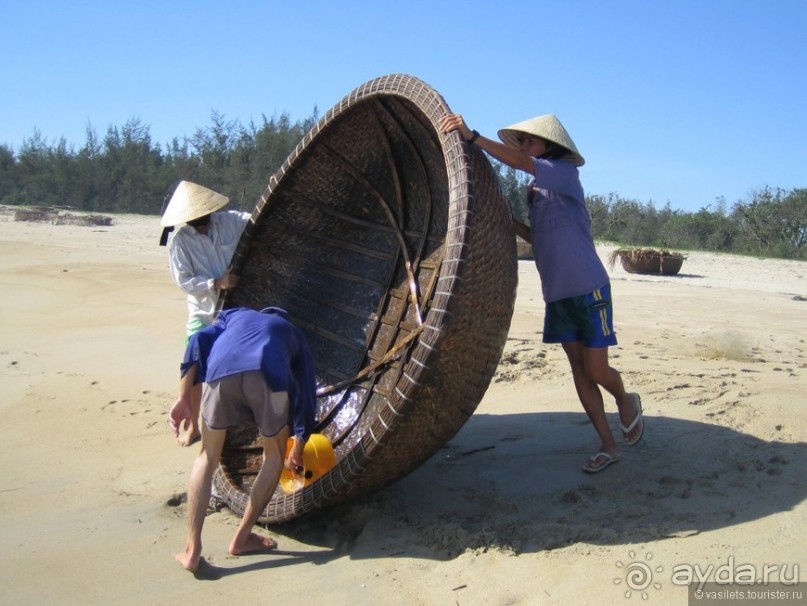 Хайван ведет в Хойан