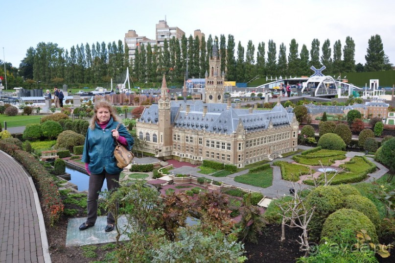 Скучная Гаага и сказочный Делфт