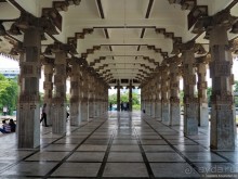 Что у ланкийца под саронгом?