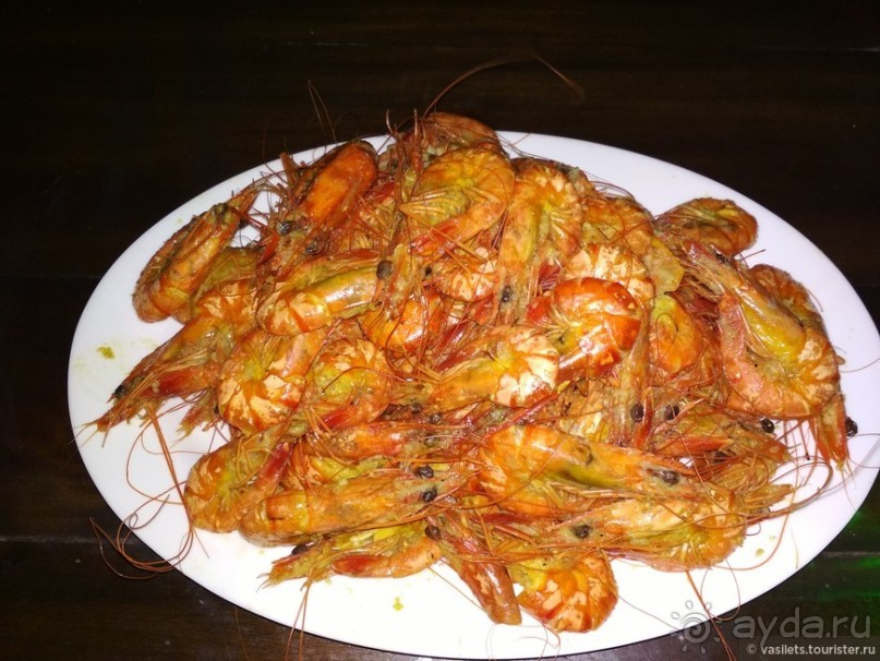 Что у ланкийца под саронгом?