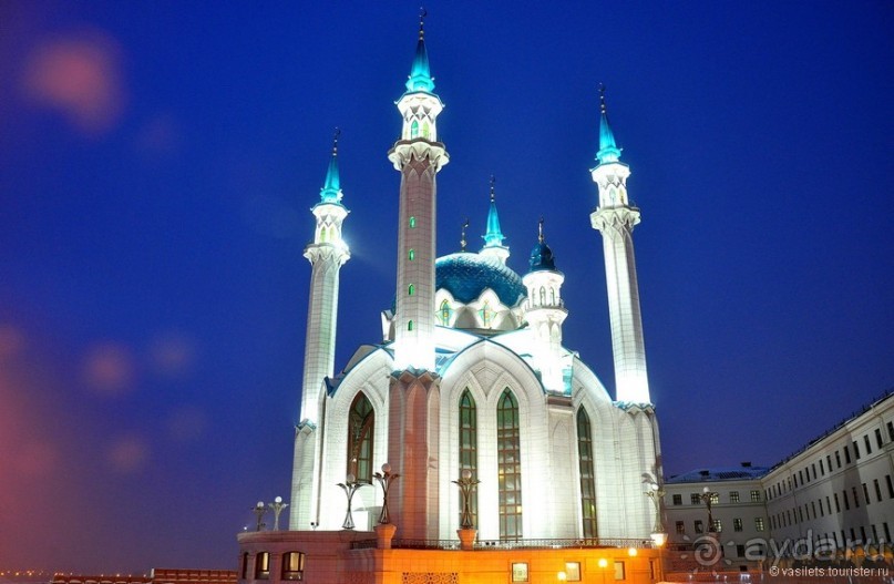 Казань днем и вечером