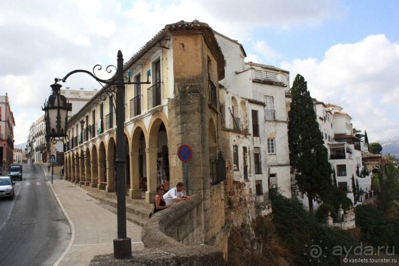 Ронда с разломом, быки и ферия