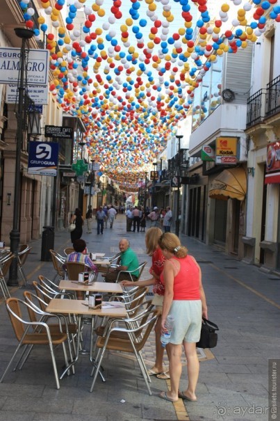 Ронда с разломом, быки и ферия