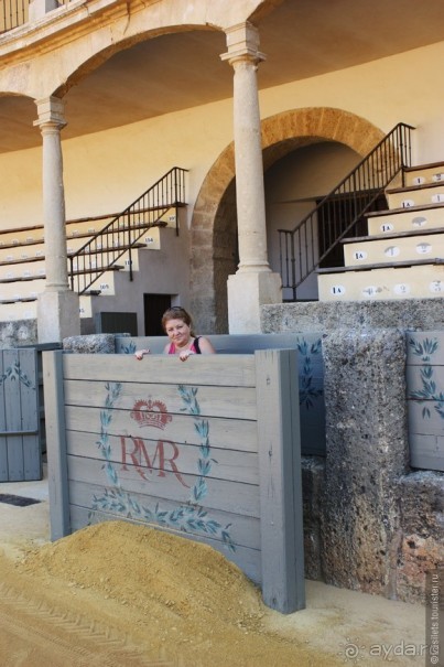 Ронда с разломом, быки и ферия