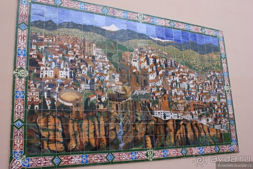 Ронда с разломом, быки и ферия