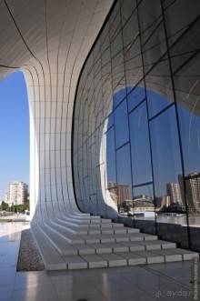 По Баку неспешным шагом