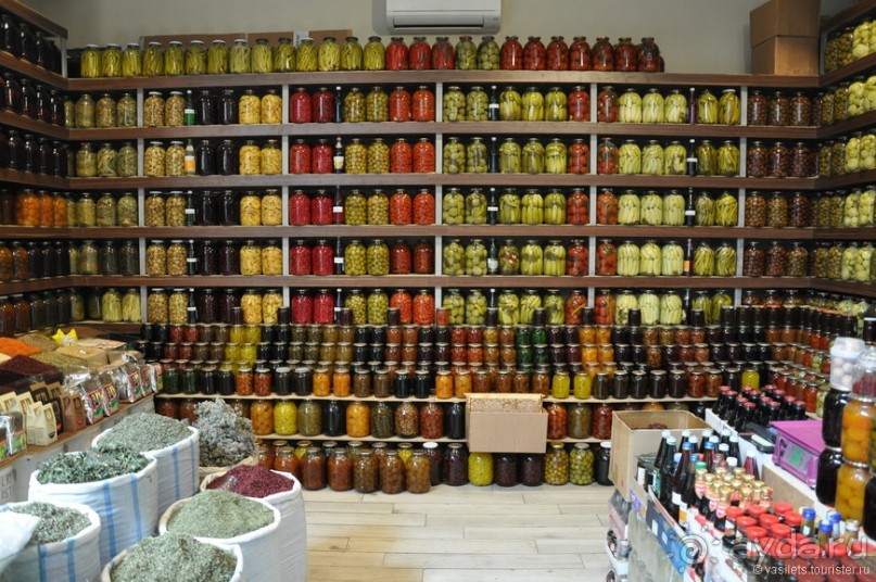 По Баку неспешным шагом