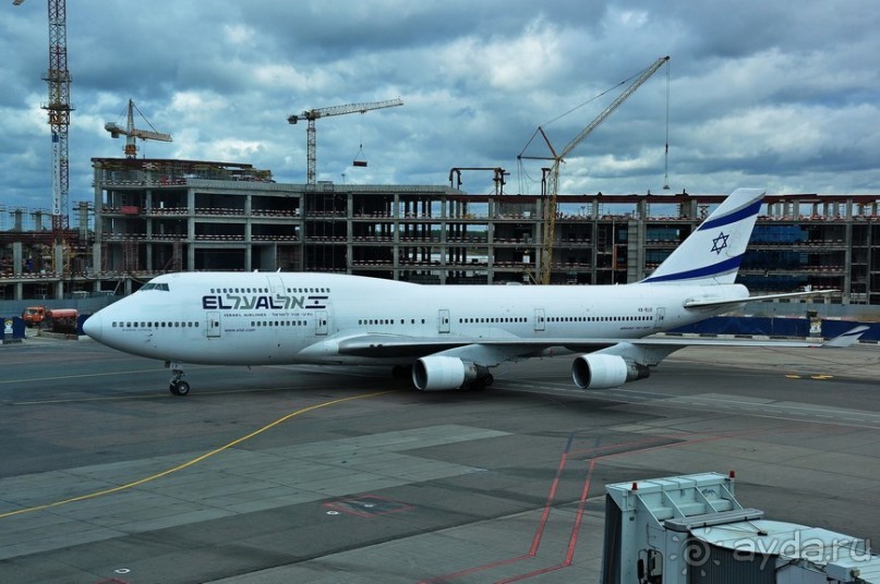 По Баку неспешным шагом