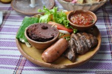 В Сальвадор под конвоем