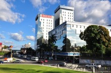 В Сальвадор под конвоем