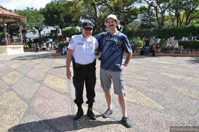 Альбом отзыва "В Сальвадор под конвоем"