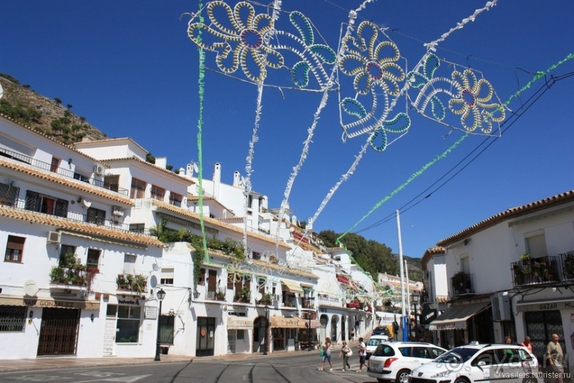 Михас - лошадиный белый город