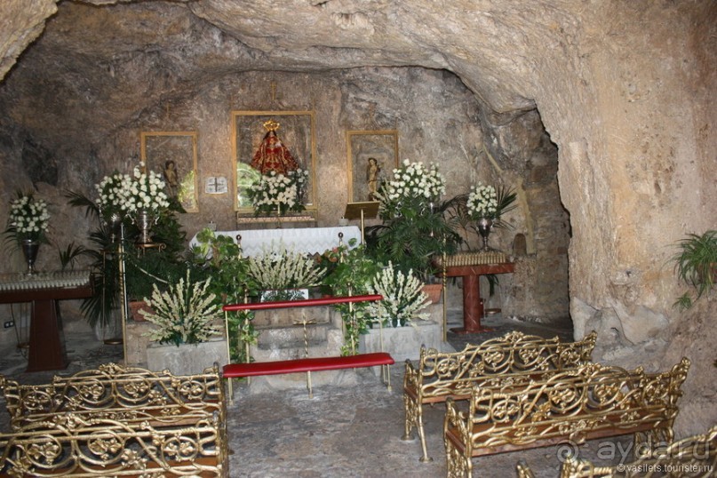 Михас - лошадиный белый город