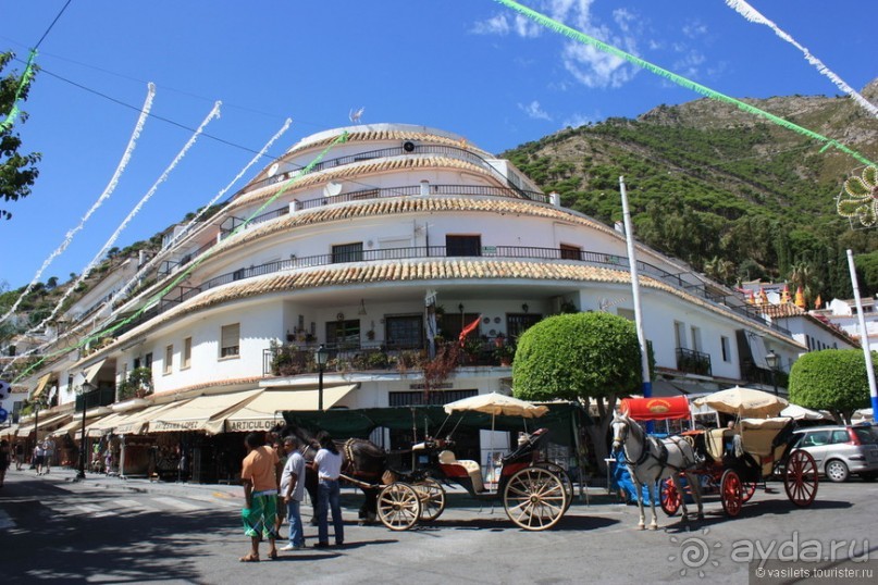 Михас - лошадиный белый город