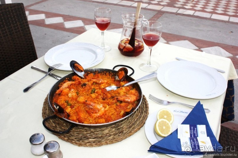 Михас - лошадиный белый город