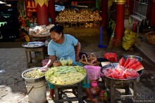 Бирманский небоскреб, храмы-дворцы и лачуги