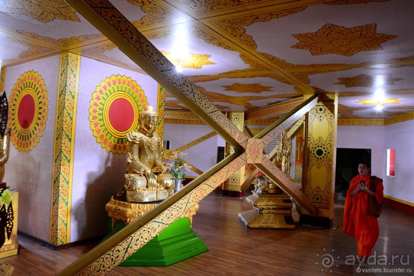 Бирманский небоскреб, храмы-дворцы и лачуги