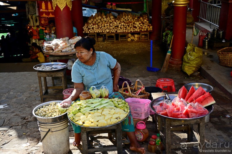 Бирманский небоскреб, храмы-дворцы и лачуги