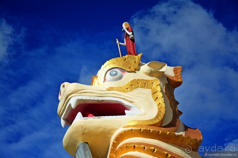 Бирманский небоскреб, храмы-дворцы и лачуги