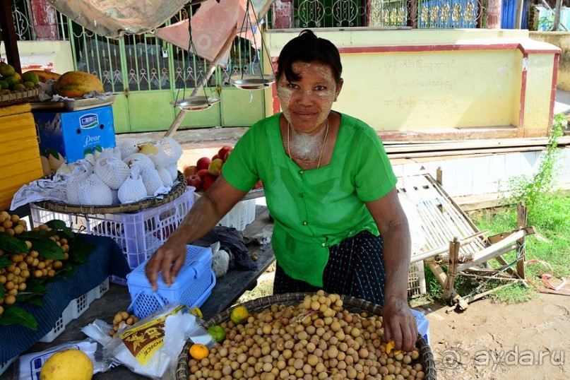 Бирманский небоскреб, храмы-дворцы и лачуги