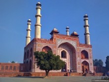 Тадж Махал — бриллиант в индийском трэше