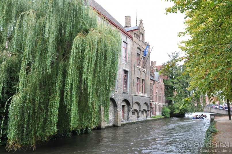 Брюгге пасмурный и солнечный