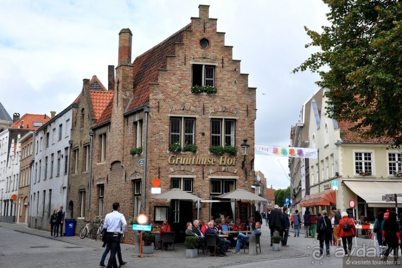 Брюгге пасмурный и солнечный