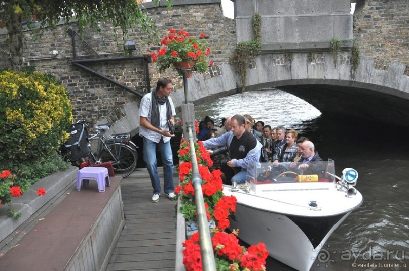 Брюгге пасмурный и солнечный