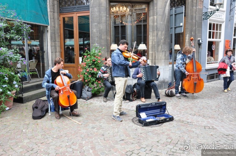 Брюгге пасмурный и солнечный