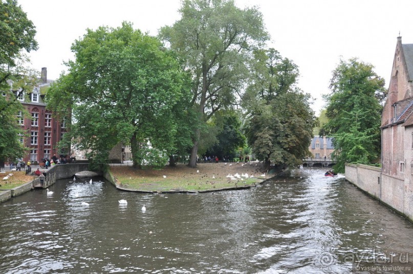 Брюгге пасмурный и солнечный