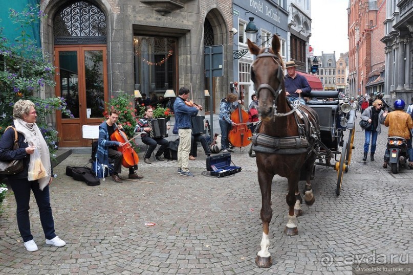 Брюгге пасмурный и солнечный