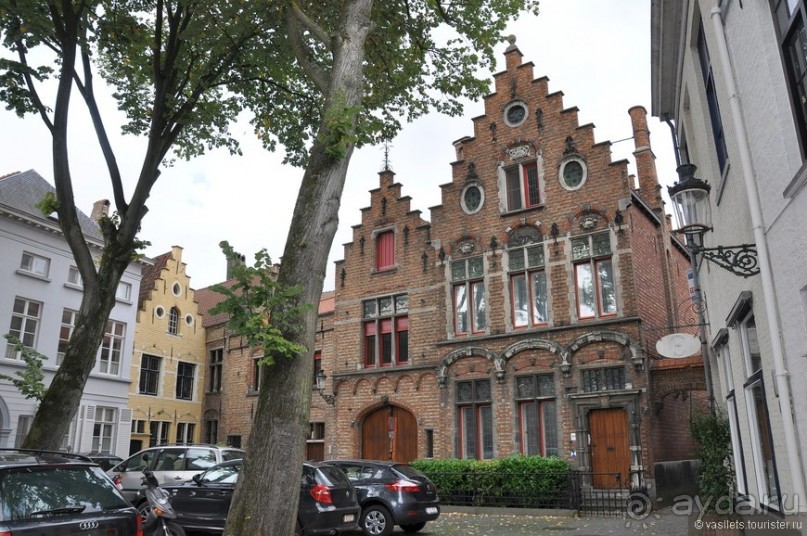 Брюгге пасмурный и солнечный