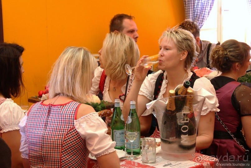 Пиво есть, а драки нет. ОКТОБЕРФЕСТ Пиво есть, а драки нет. ОКТОБЕРФЕСТ