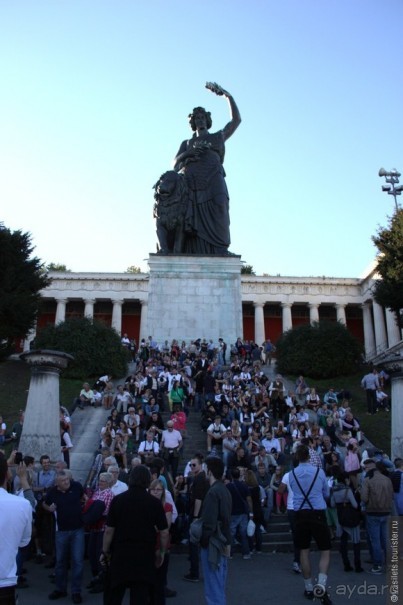 Пиво есть, а драки нет. ОКТОБЕРФЕСТ Пиво есть, а драки нет. ОКТОБЕРФЕСТ